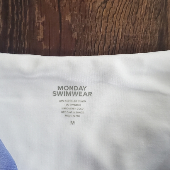 Monday bikini set - Picture 8 of 9